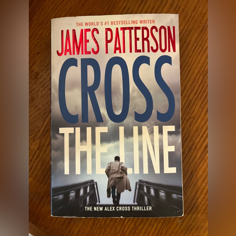 📚BUY 2 GET 1 FREE Cross The Line by James Patterson‎